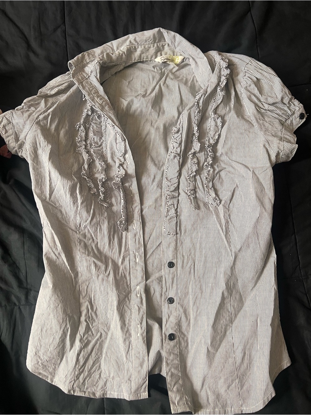 Women’s Short-Sleeve Button-Down Shirt in Light Gray Pinstripe